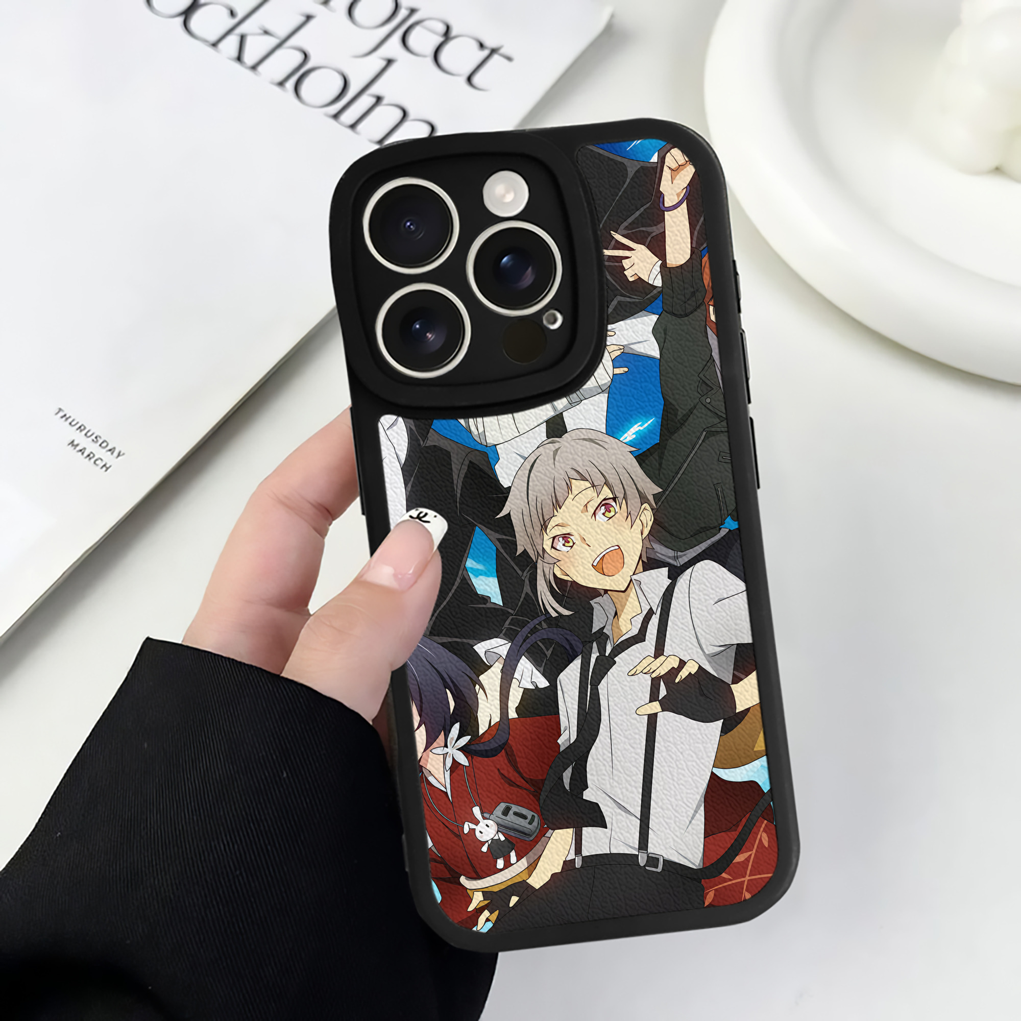 （画像用） 文豪ストレイドッグス Bungo Stray Dogs 【iPhone 16シリーズ対応】シリコンスマホケース（レザー調） 材質：シリコン